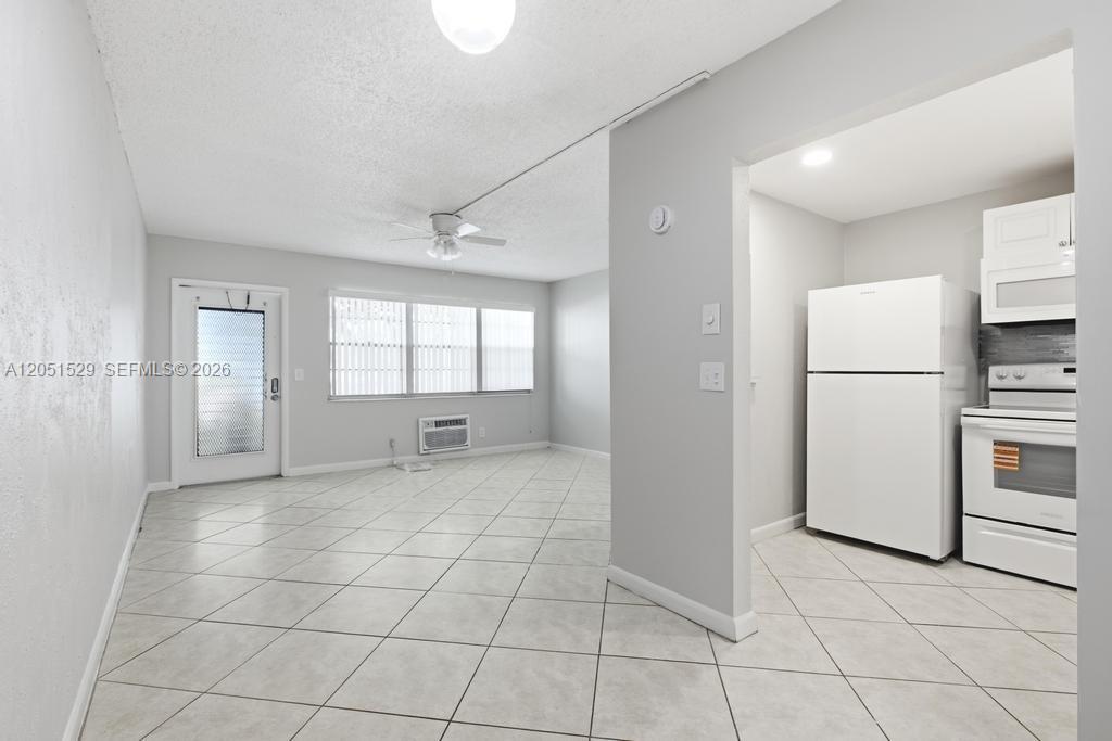 186 Ventnor L L Property Photo 5