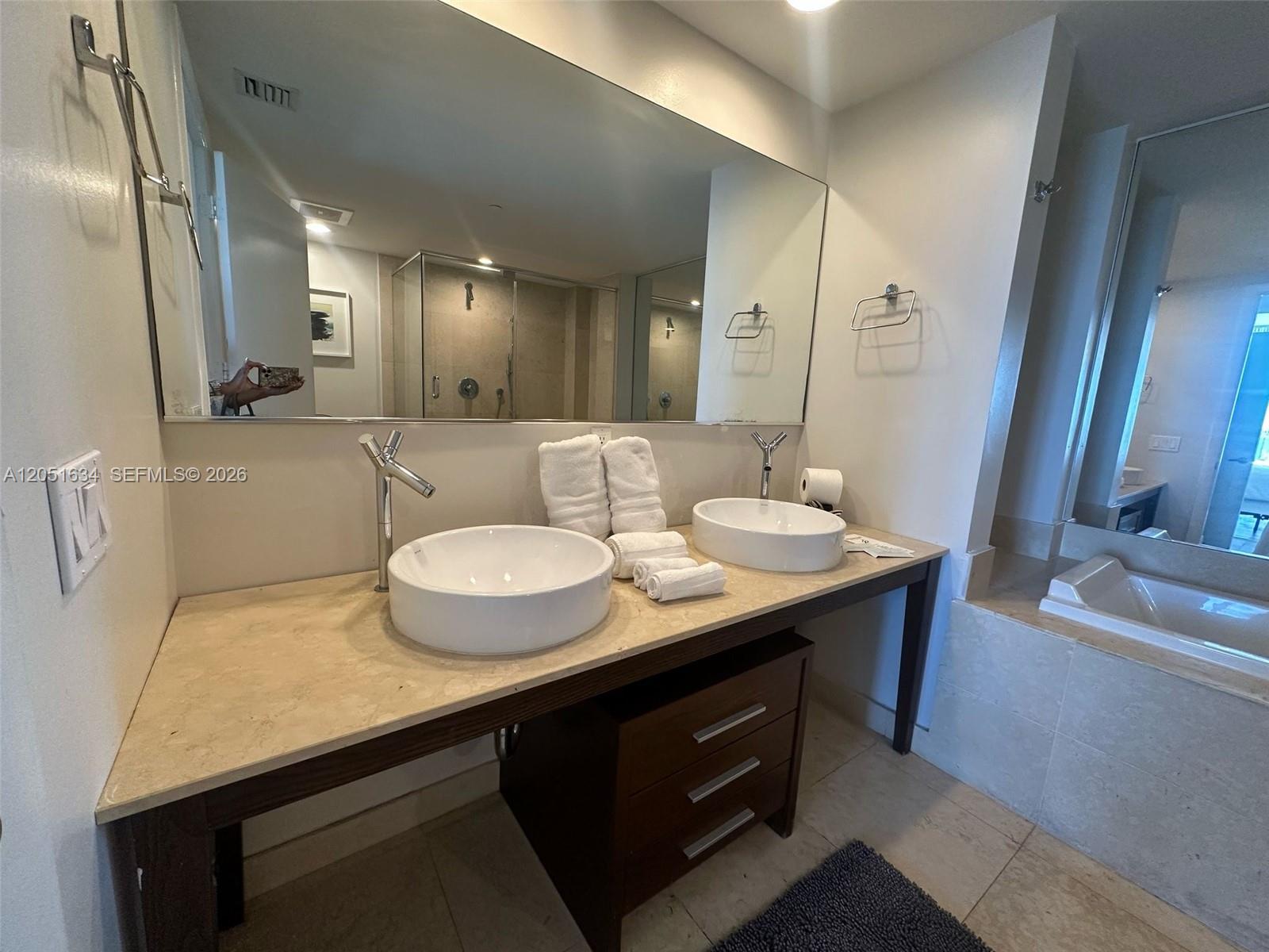 485 Brickell Avenue 4408 Property Photo 9