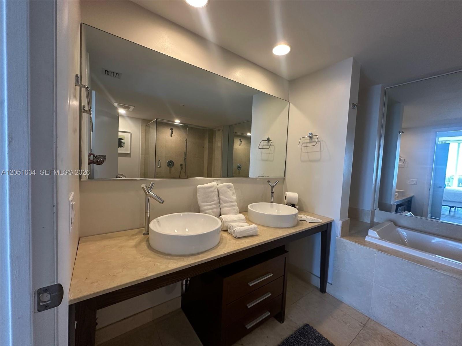 485 Brickell Avenue 4408 Property Photo 14