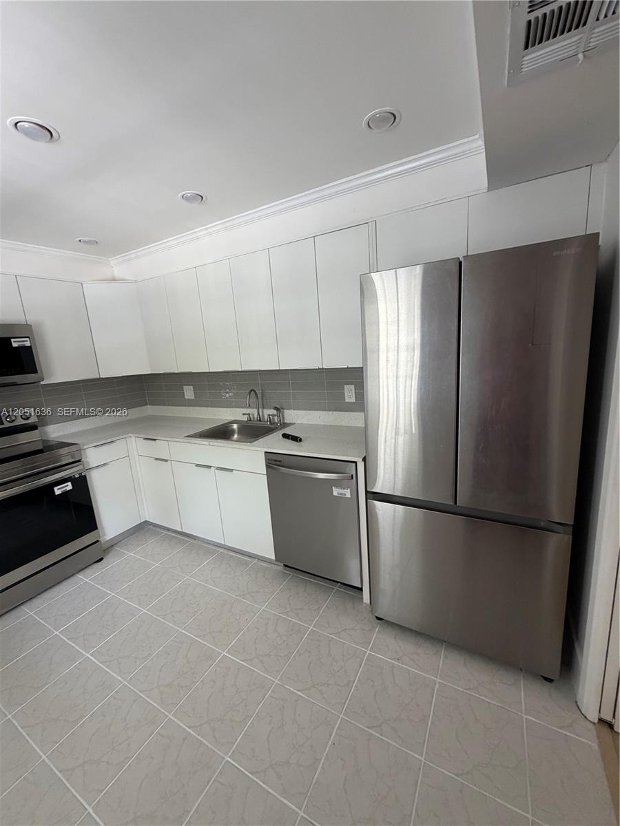 4007 N Cypress Drive 203 Property Photo 1