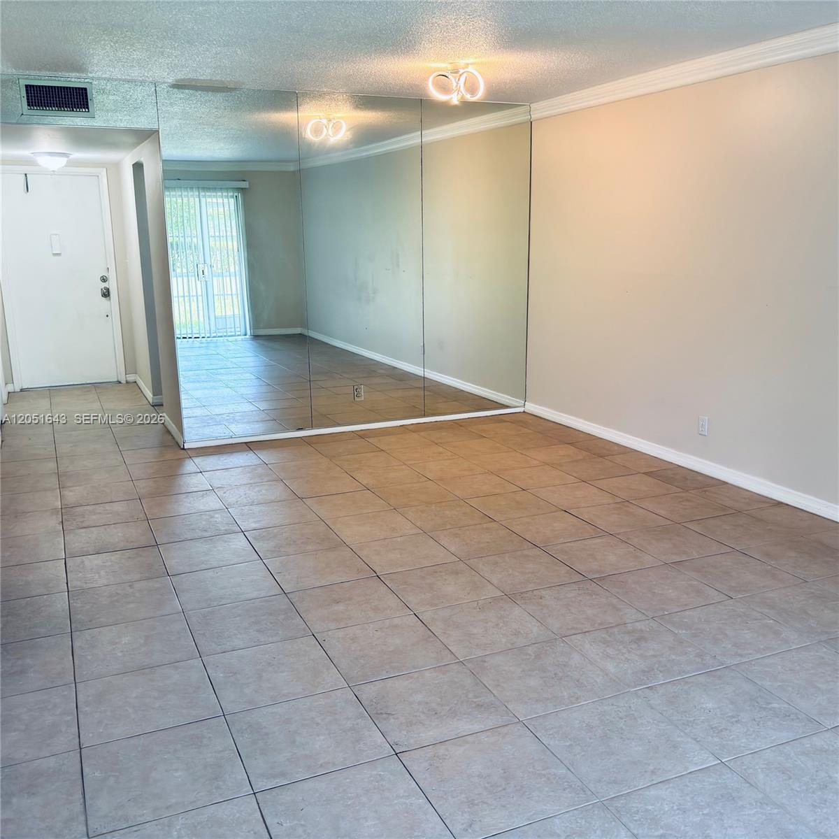 950 Hillcrest Drive 102 Property Photo 4