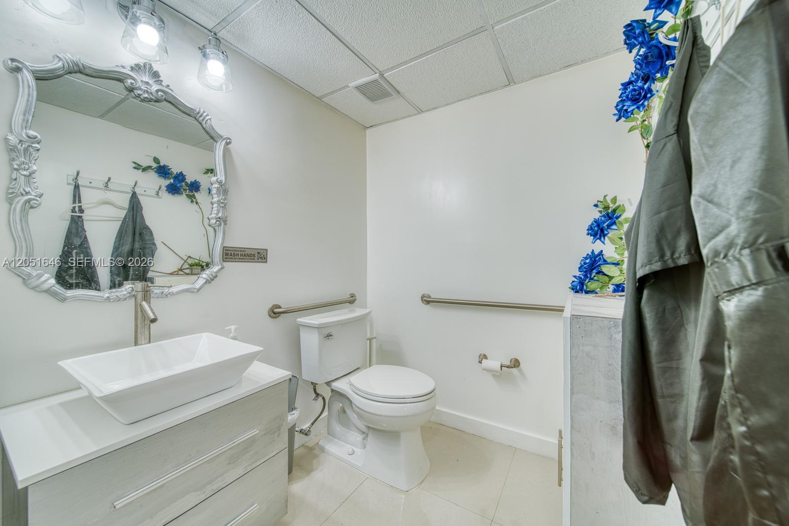Full Service Beauty Salon Full Service Beauty Salon Prime Locati Property Photo 7