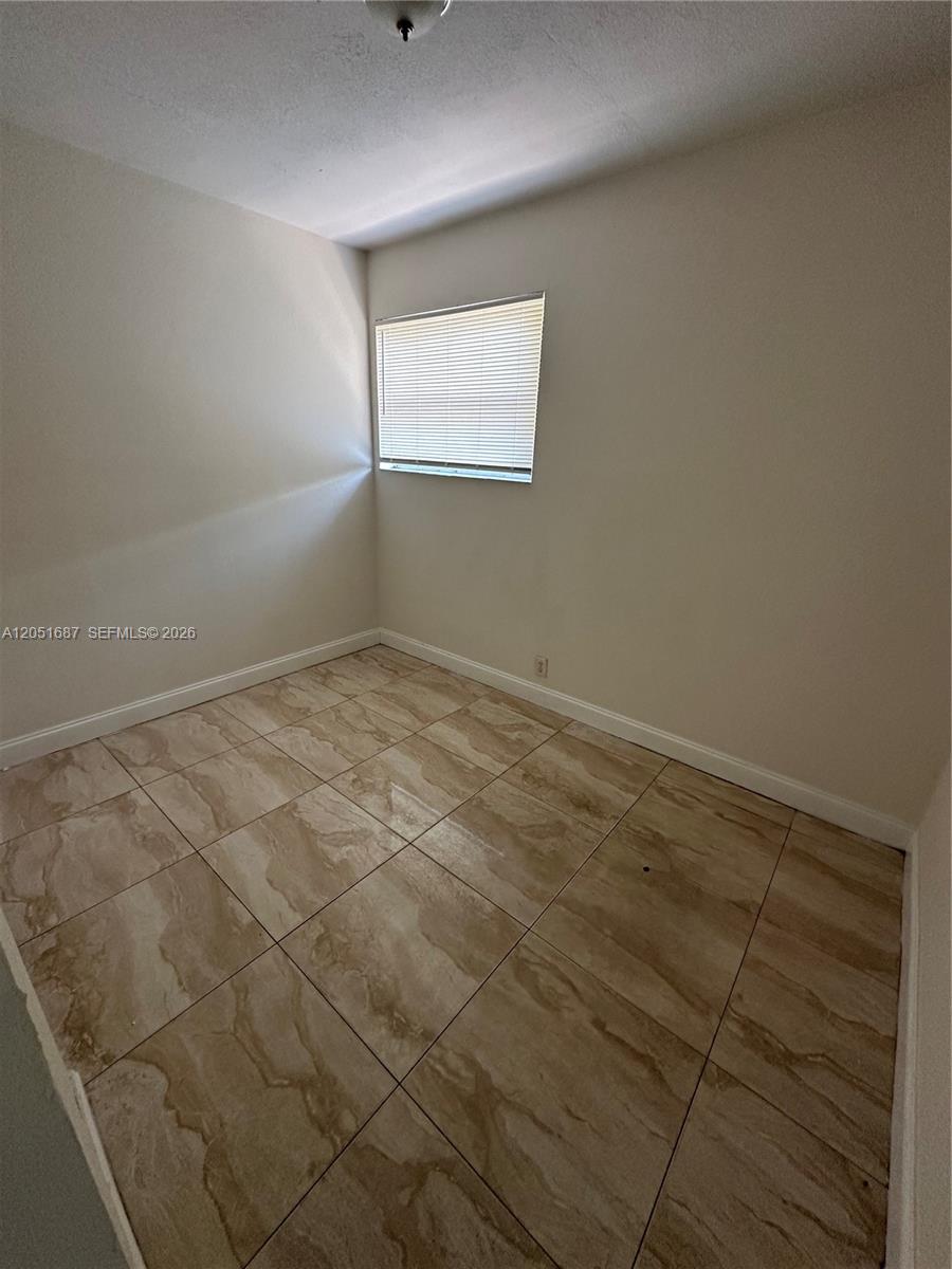 651 Sw 30th Avenue 651 Property Photo 6