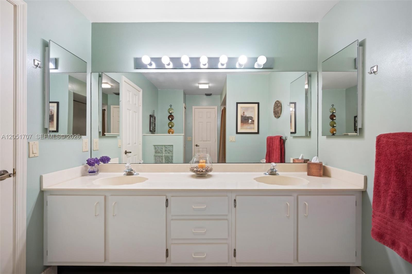5521 Hawkes Bluff Avenue Property Photo 20