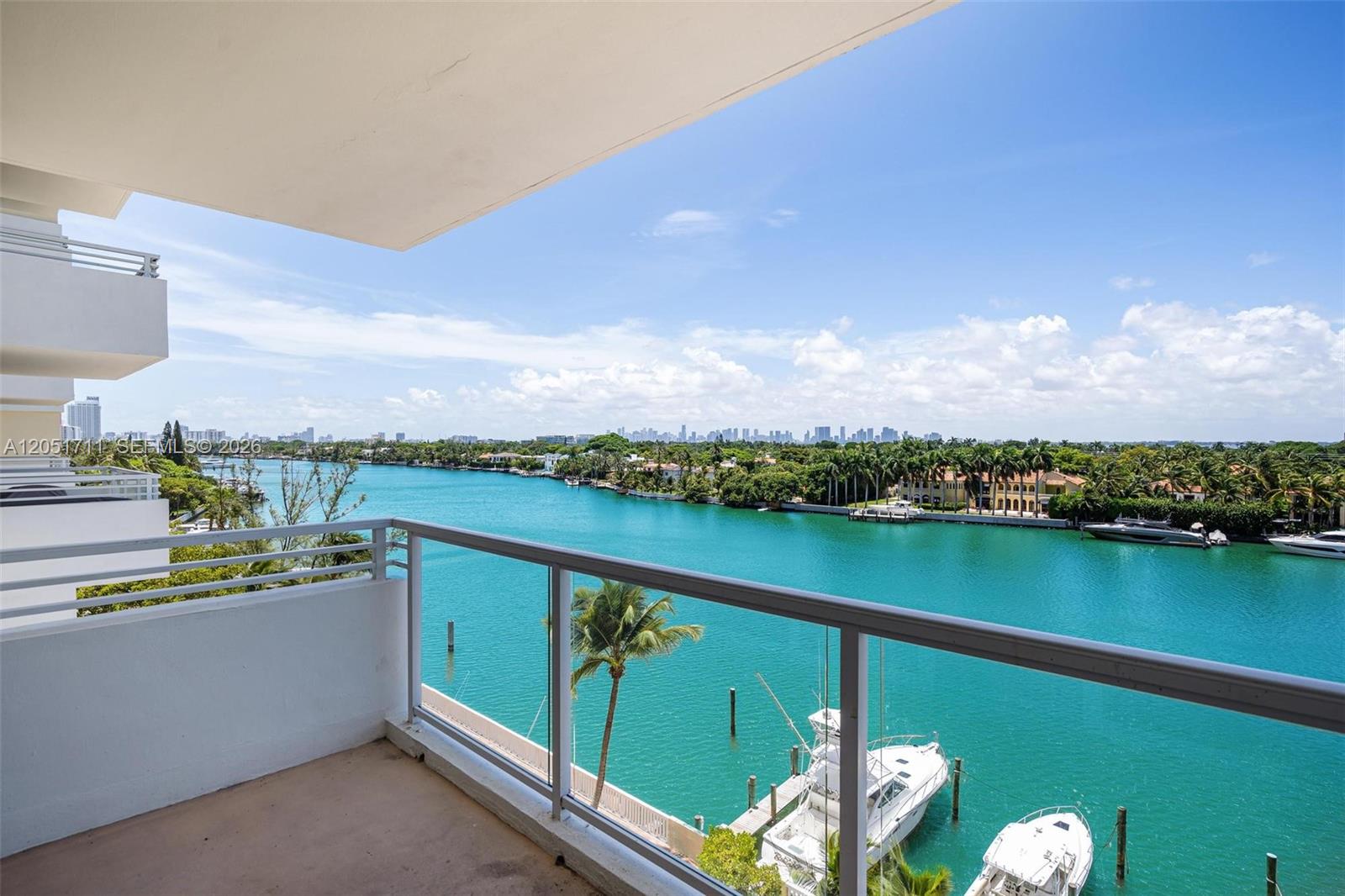 5600 Collins Avenue 7j Property Photo 1
