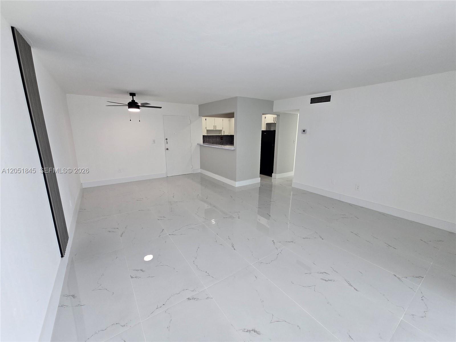 10375 N Kendall Drive J7 Property Photo 5