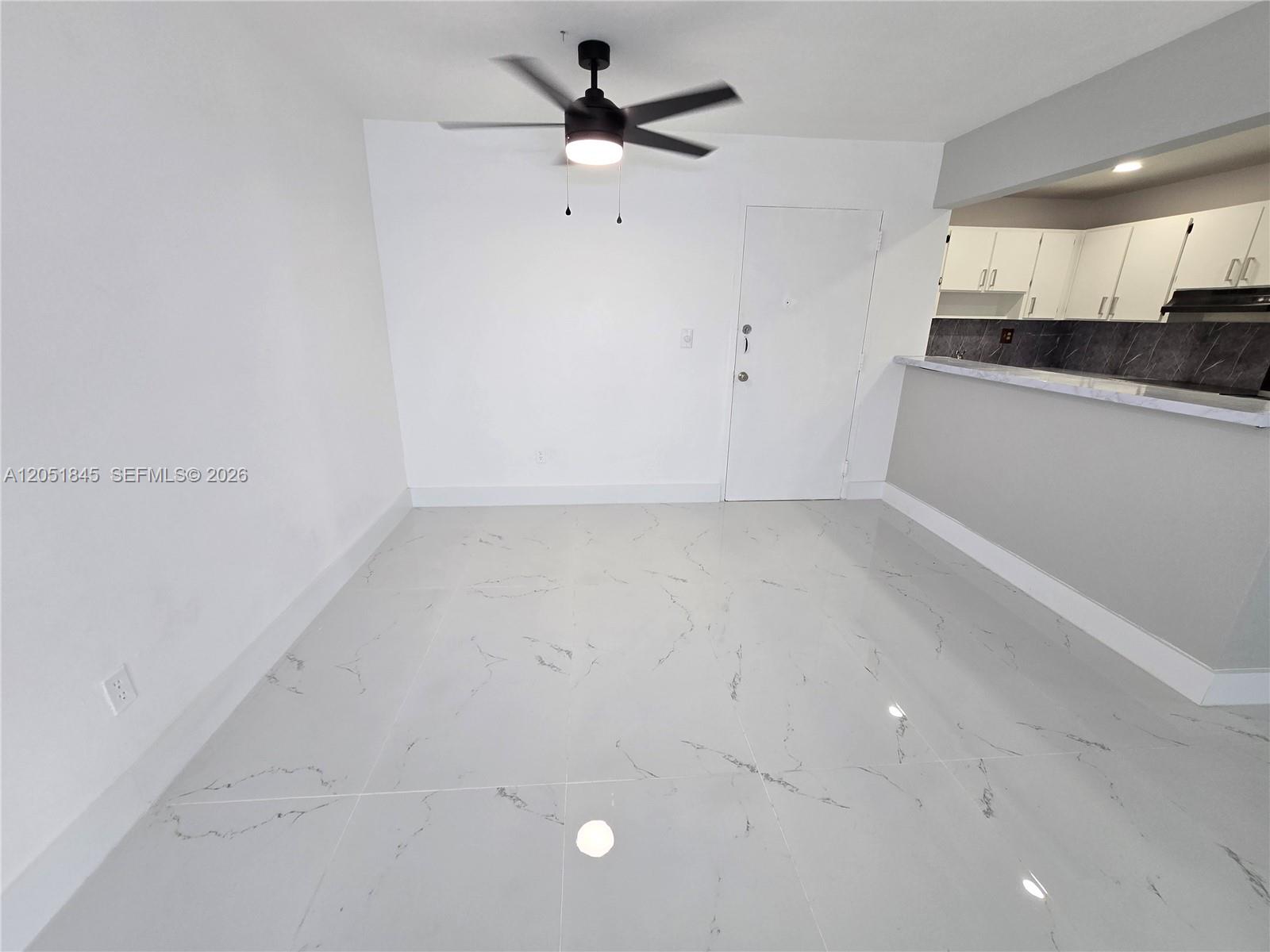 10375 N Kendall Drive J7 Property Photo 6
