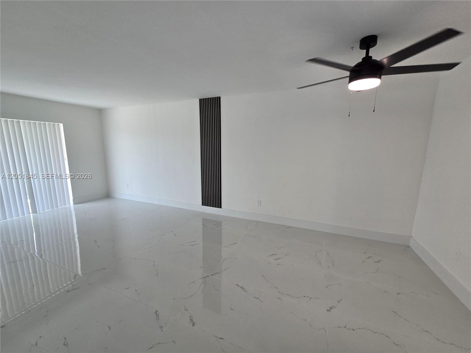 10375 N Kendall Drive J7 Property Photo 9