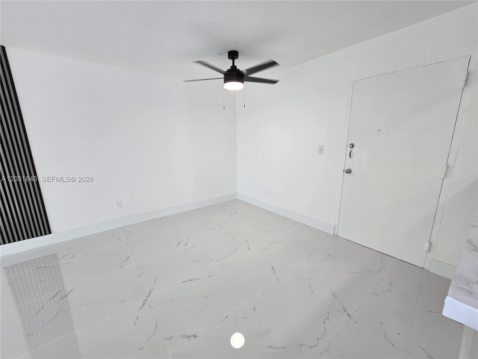 10375 N Kendall Drive J7 Property Photo 10