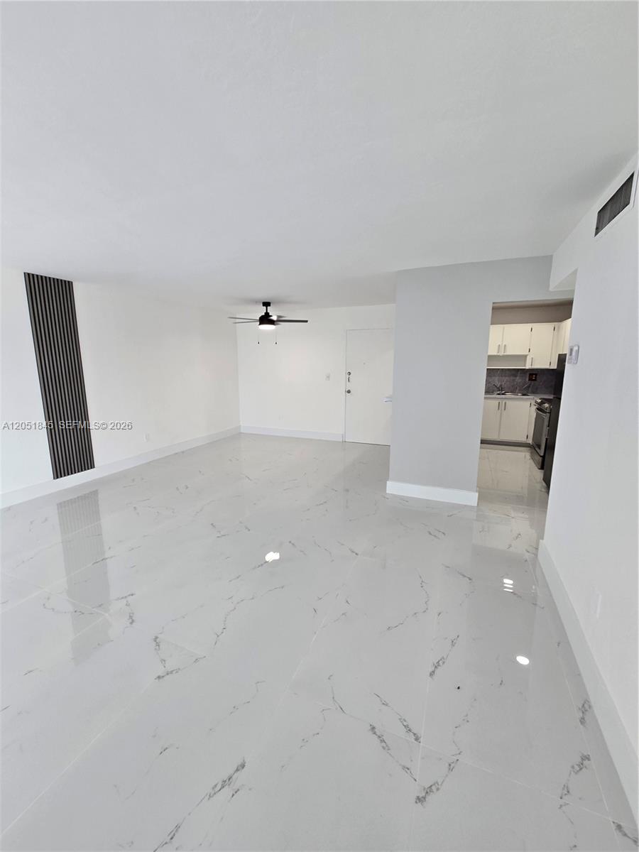 10375 N Kendall Drive J7 Property Photo 12