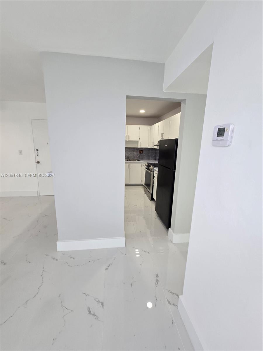 10375 N Kendall Drive J7 Property Photo 13