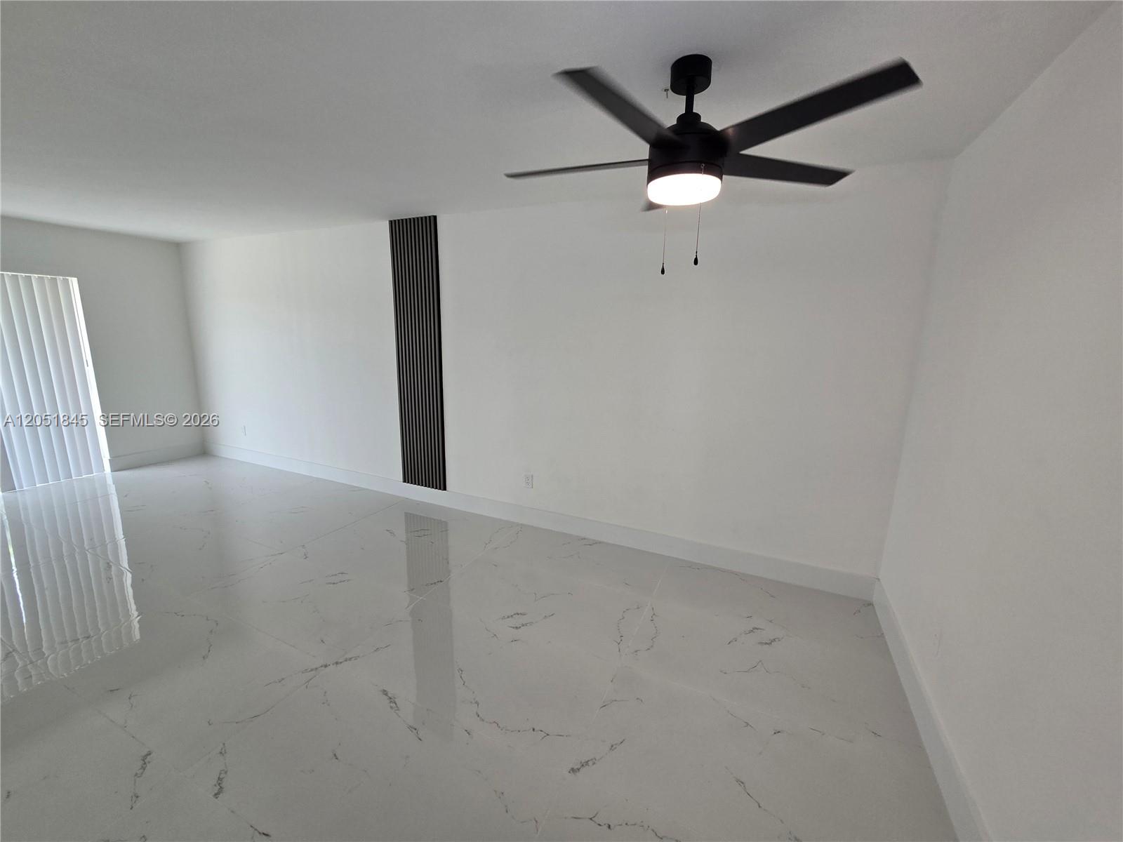 10375 N Kendall Drive J7 Property Photo 15