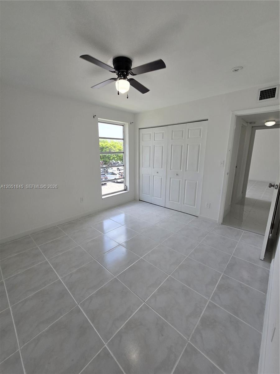 10375 N Kendall Drive J7 Property Photo 22