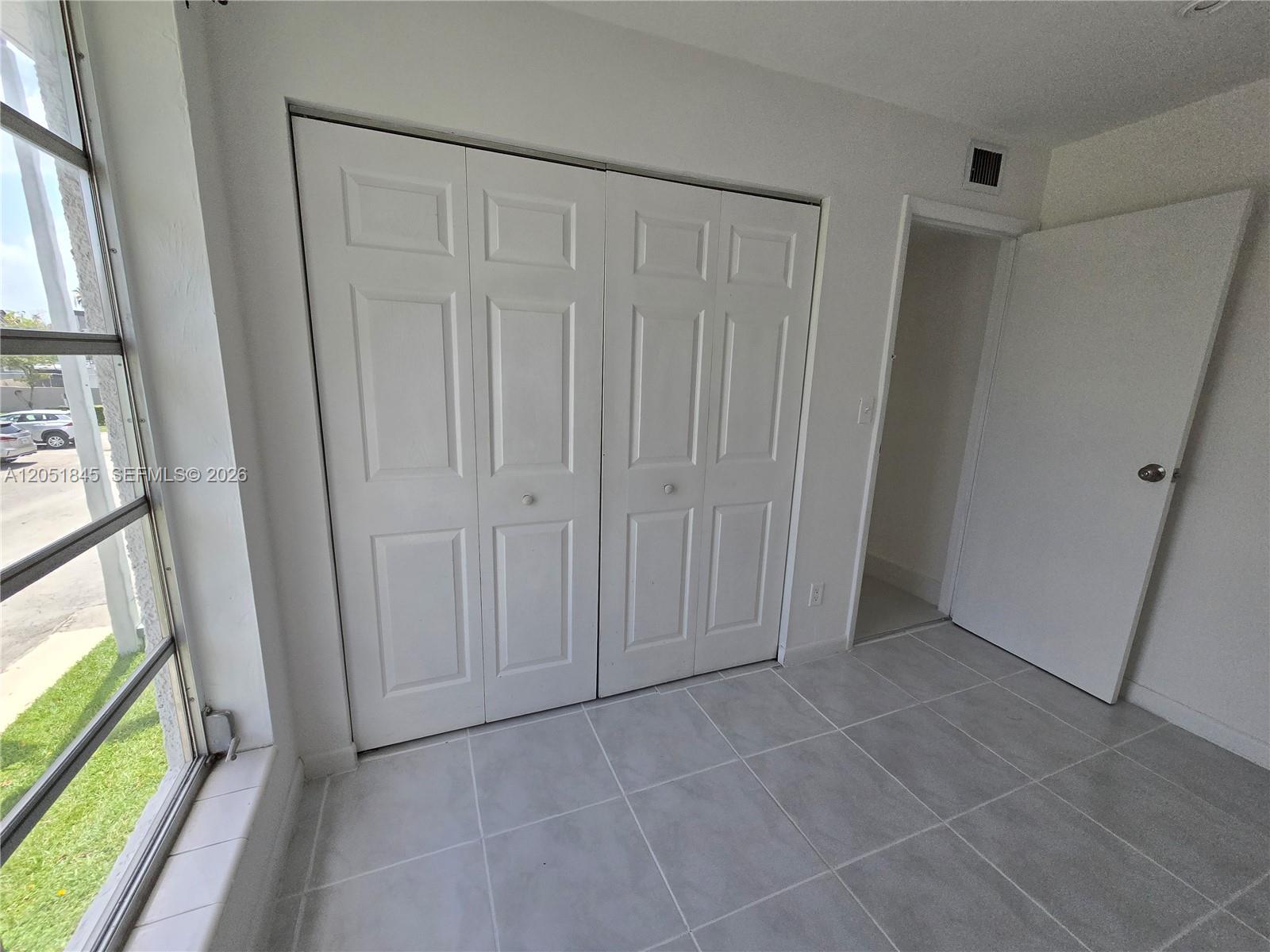 10375 N Kendall Drive J7 Property Photo 25
