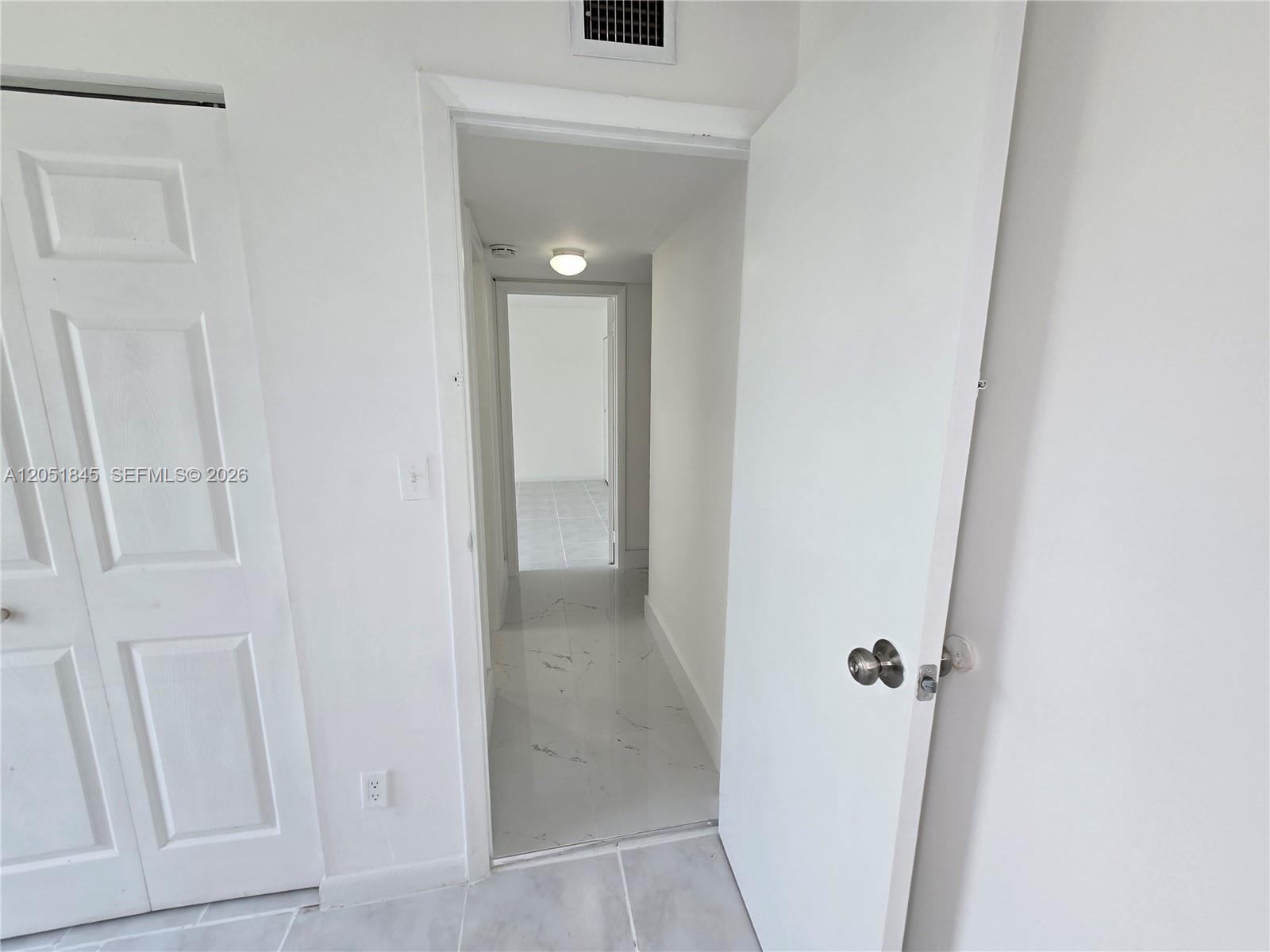 10375 N Kendall Drive J7 Property Photo 26
