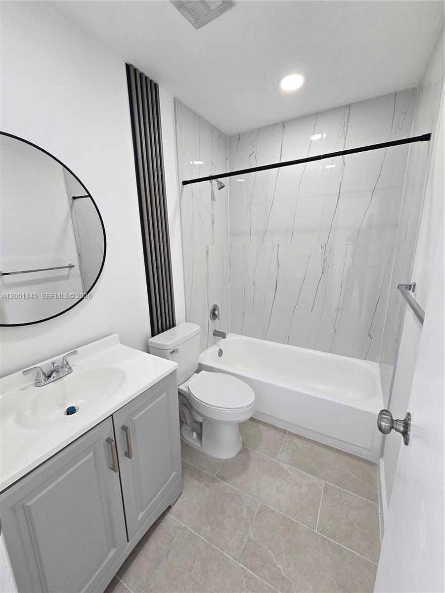 10375 N Kendall Drive J7 Property Photo 28