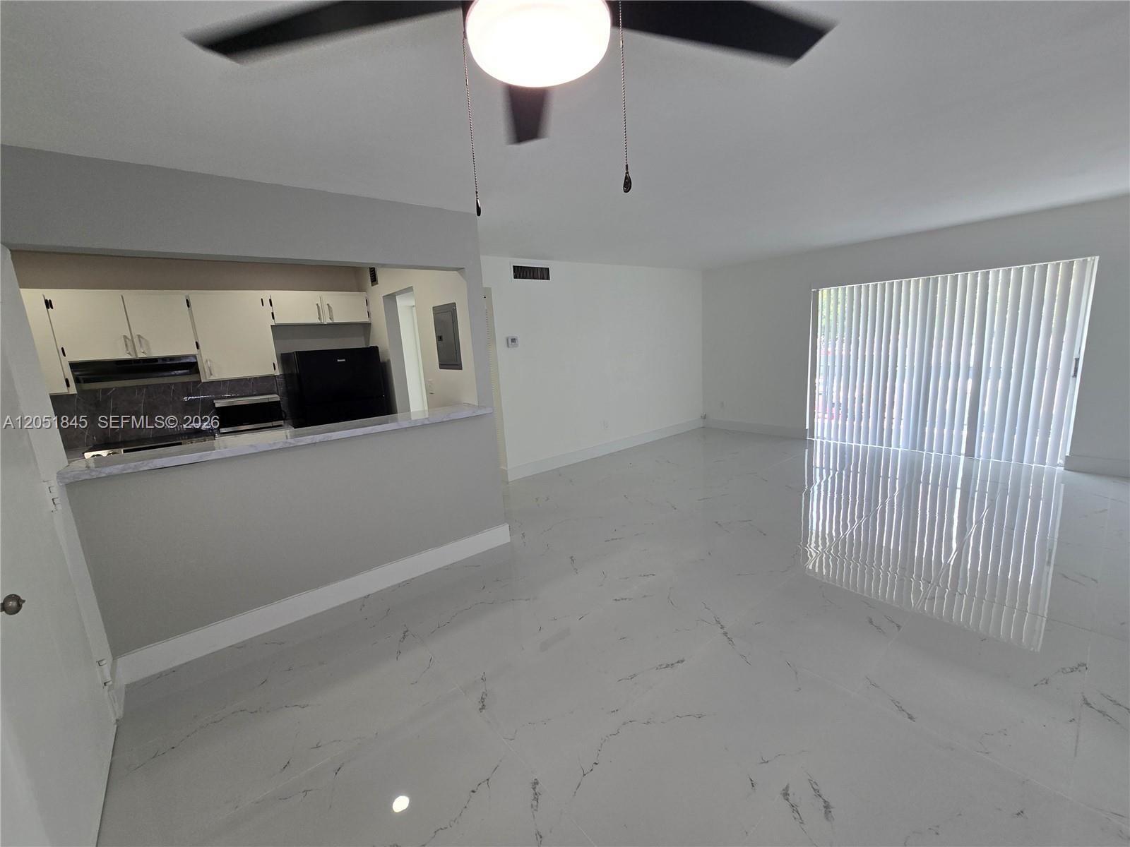 10375 N Kendall Drive J7 Property Photo 32