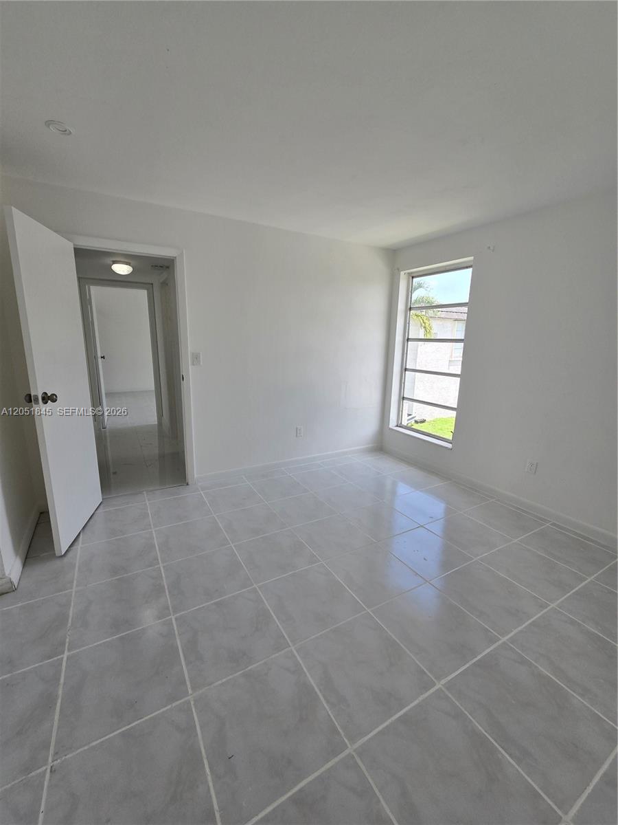 10375 N Kendall Drive J7 Property Photo 34