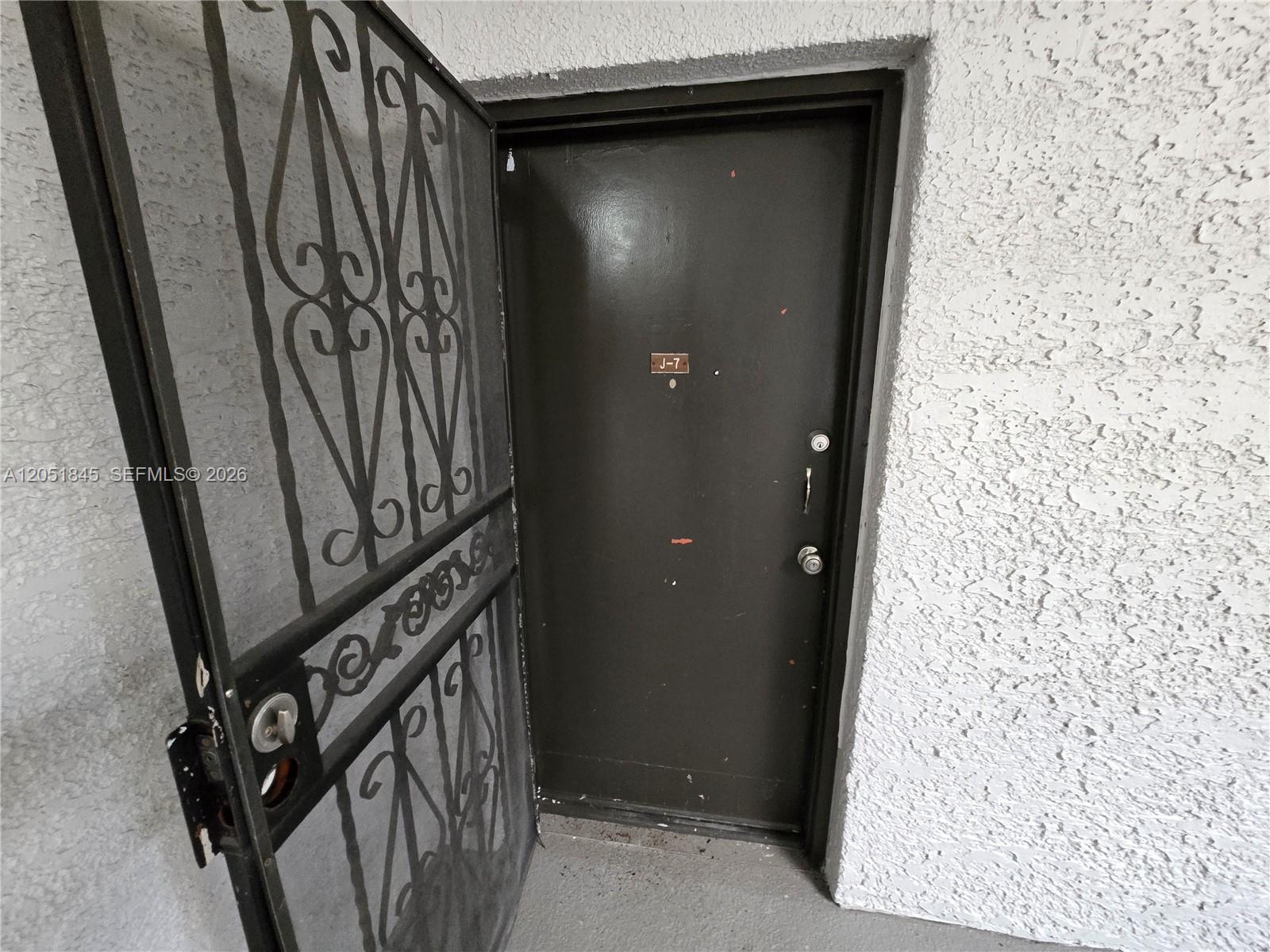 10375 N Kendall Drive J7 Property Photo 45