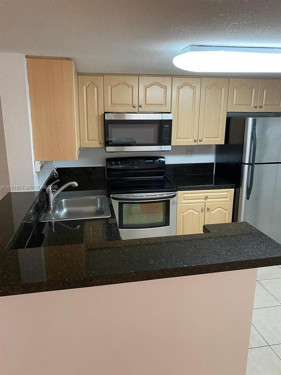 A12051913 Property Photo 8