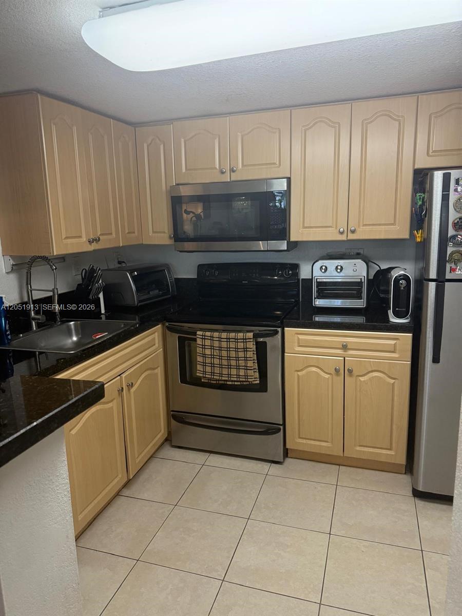 A12051913 Property Photo 9