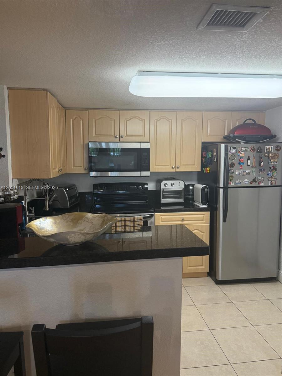 A12051913 Property Photo 10
