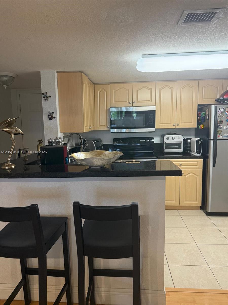 A12051913 Property Photo 11