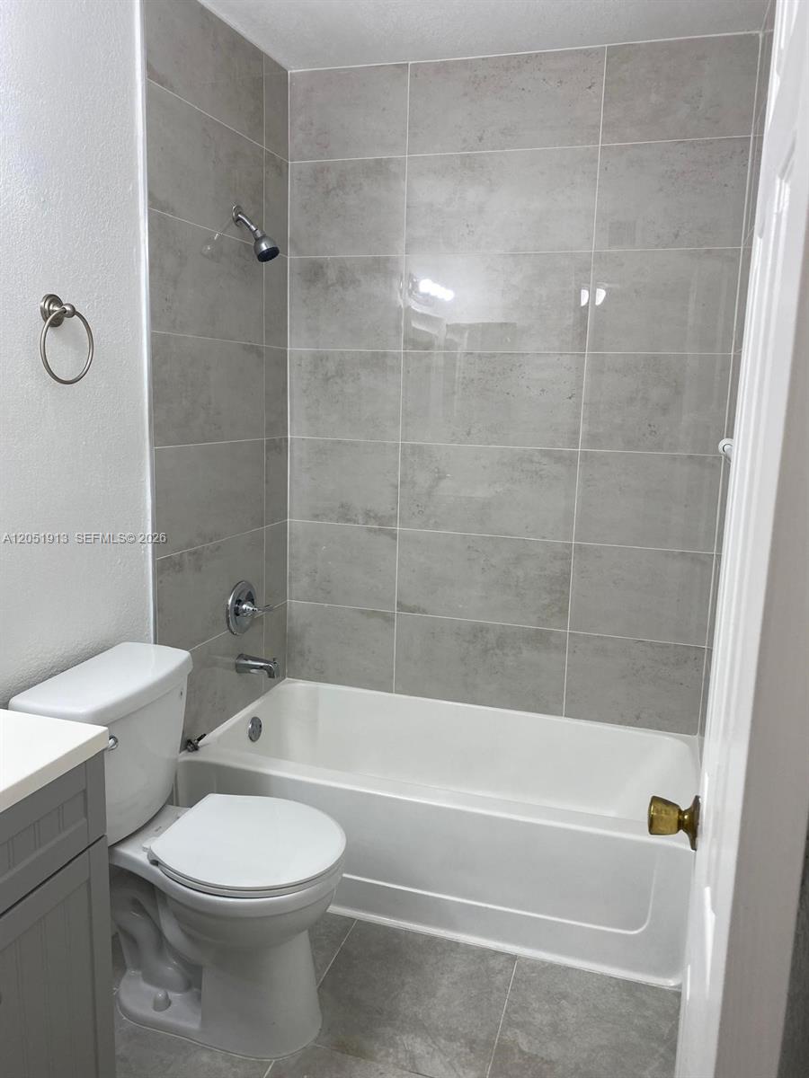 A12051913 Property Photo 18