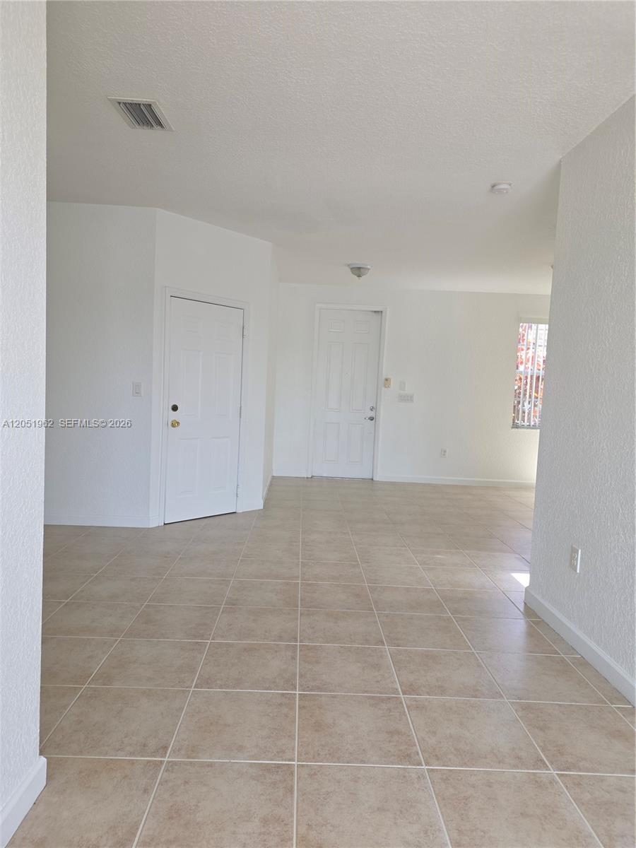 A12051962 Property Photo 6