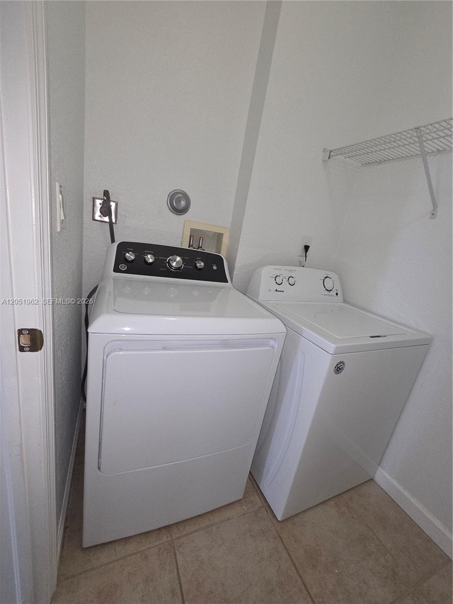 A12051962 Property Photo 17