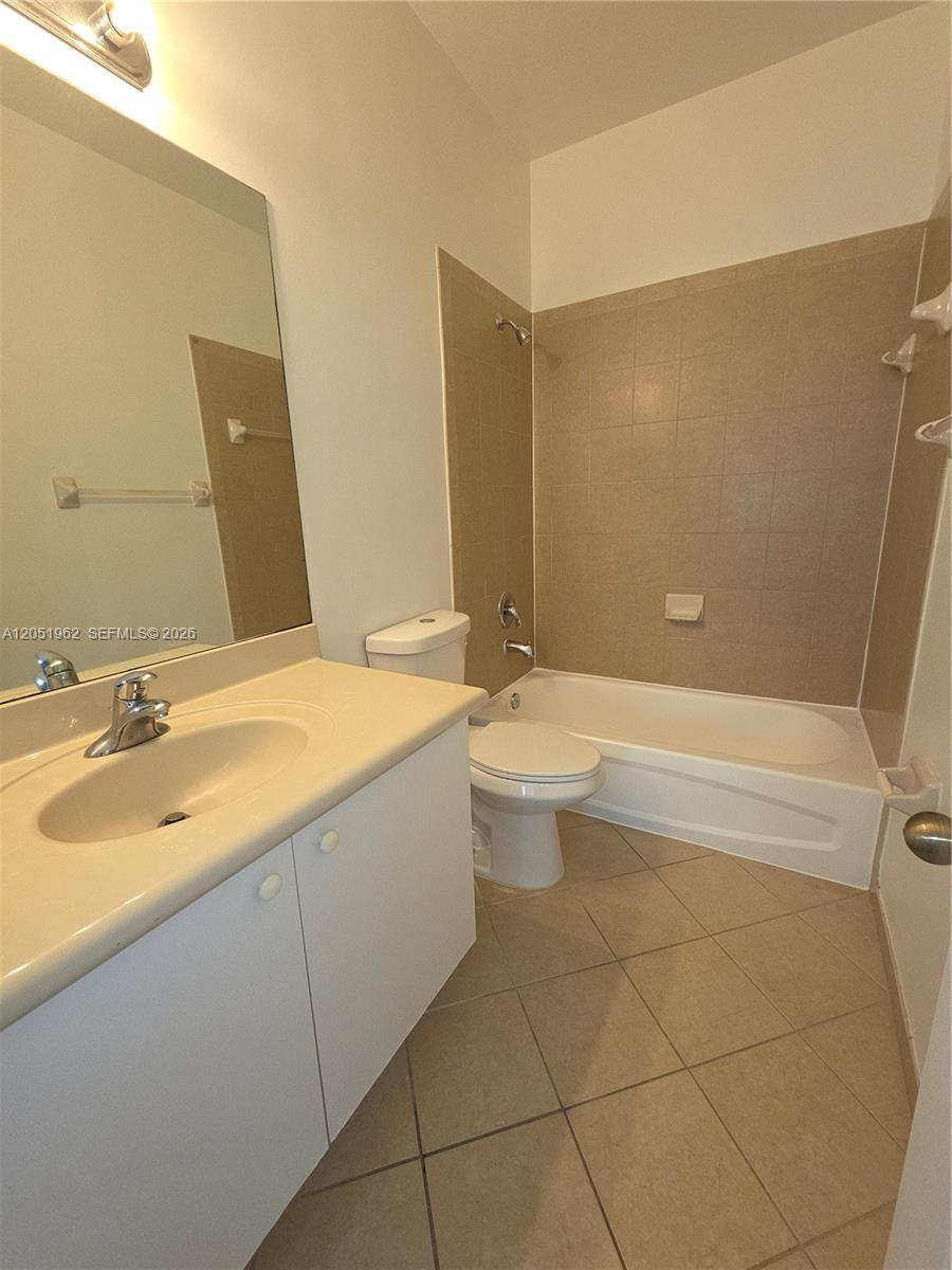 A12051962 Property Photo 19