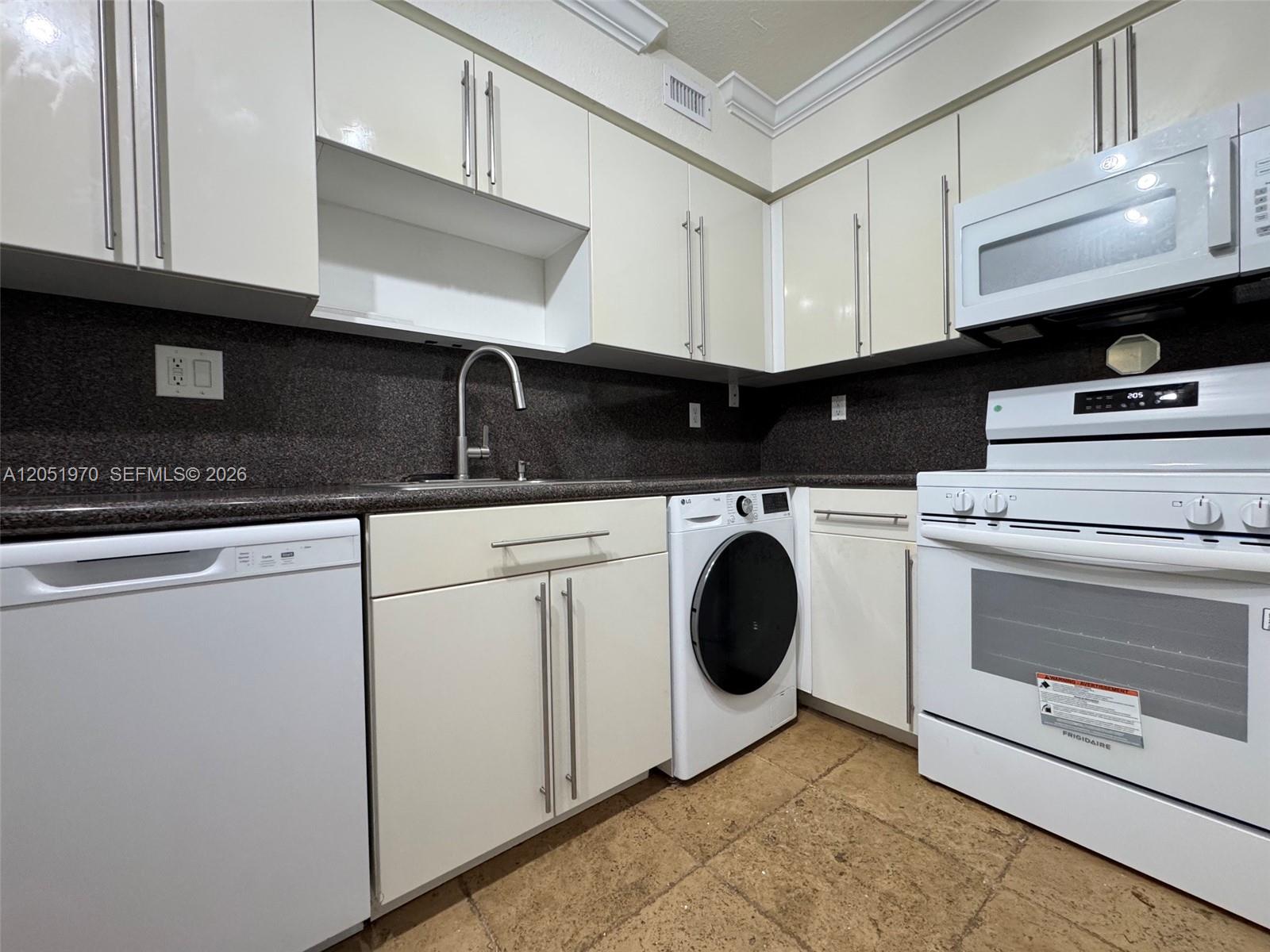 2501 S Ocean Drive 921 Property Photo 8
