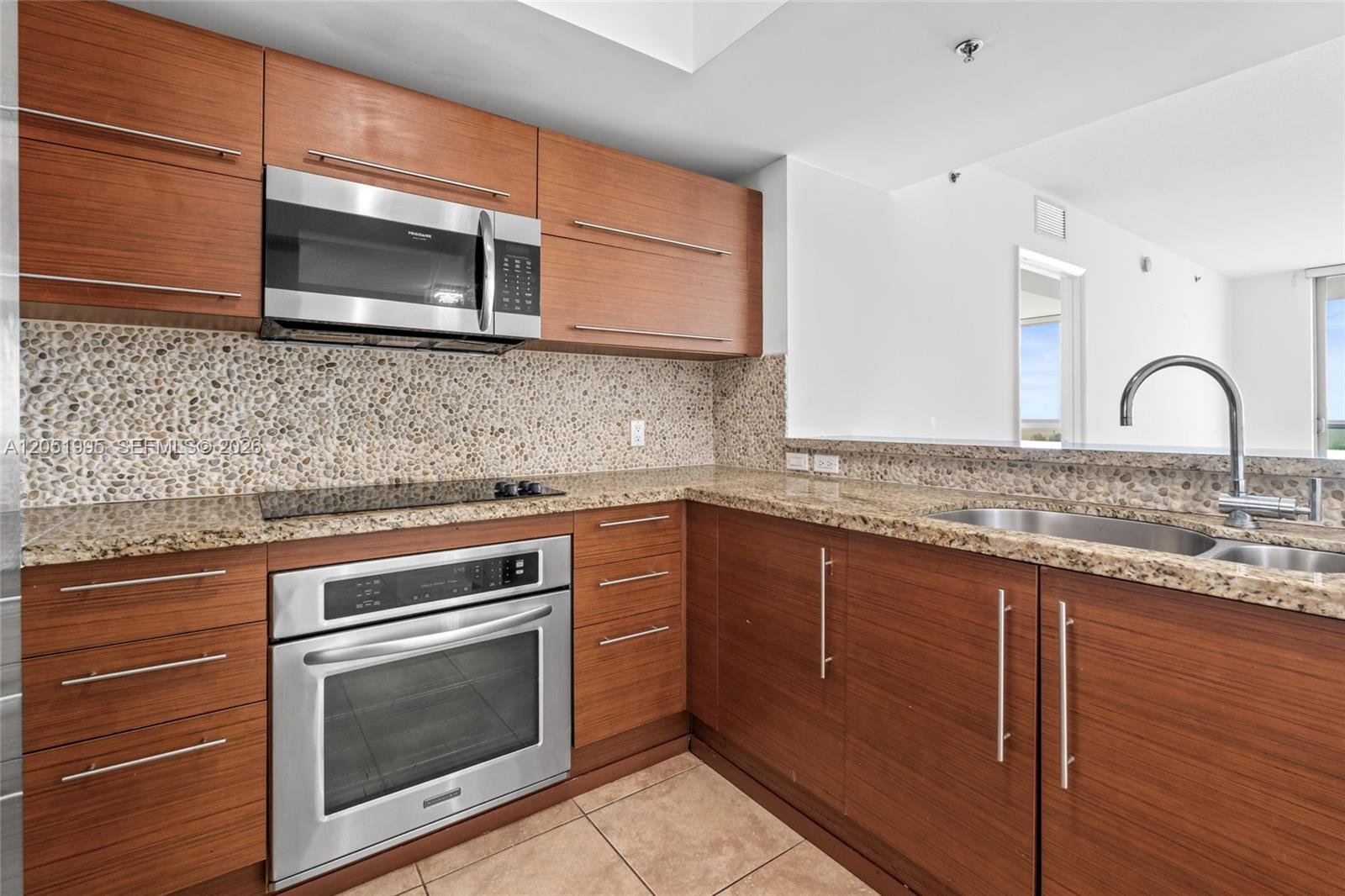 2681 N Flamingo Road 2205s Property Photo 12