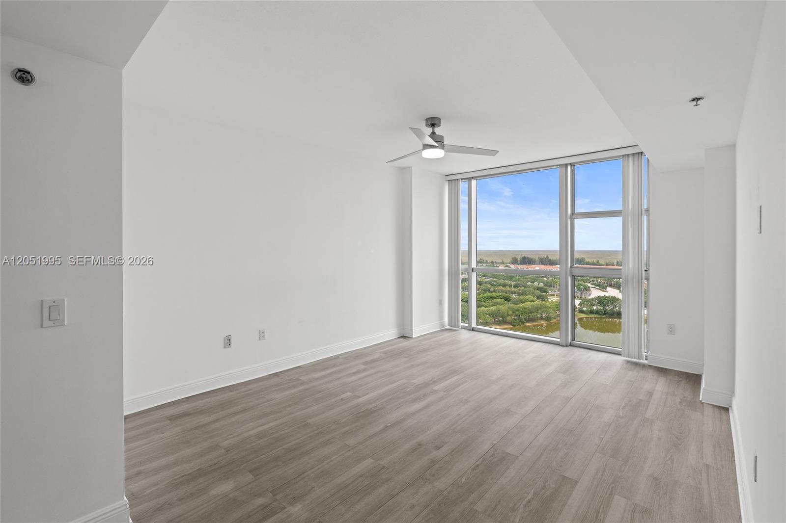 2681 N Flamingo Road 2205s Property Photo 15