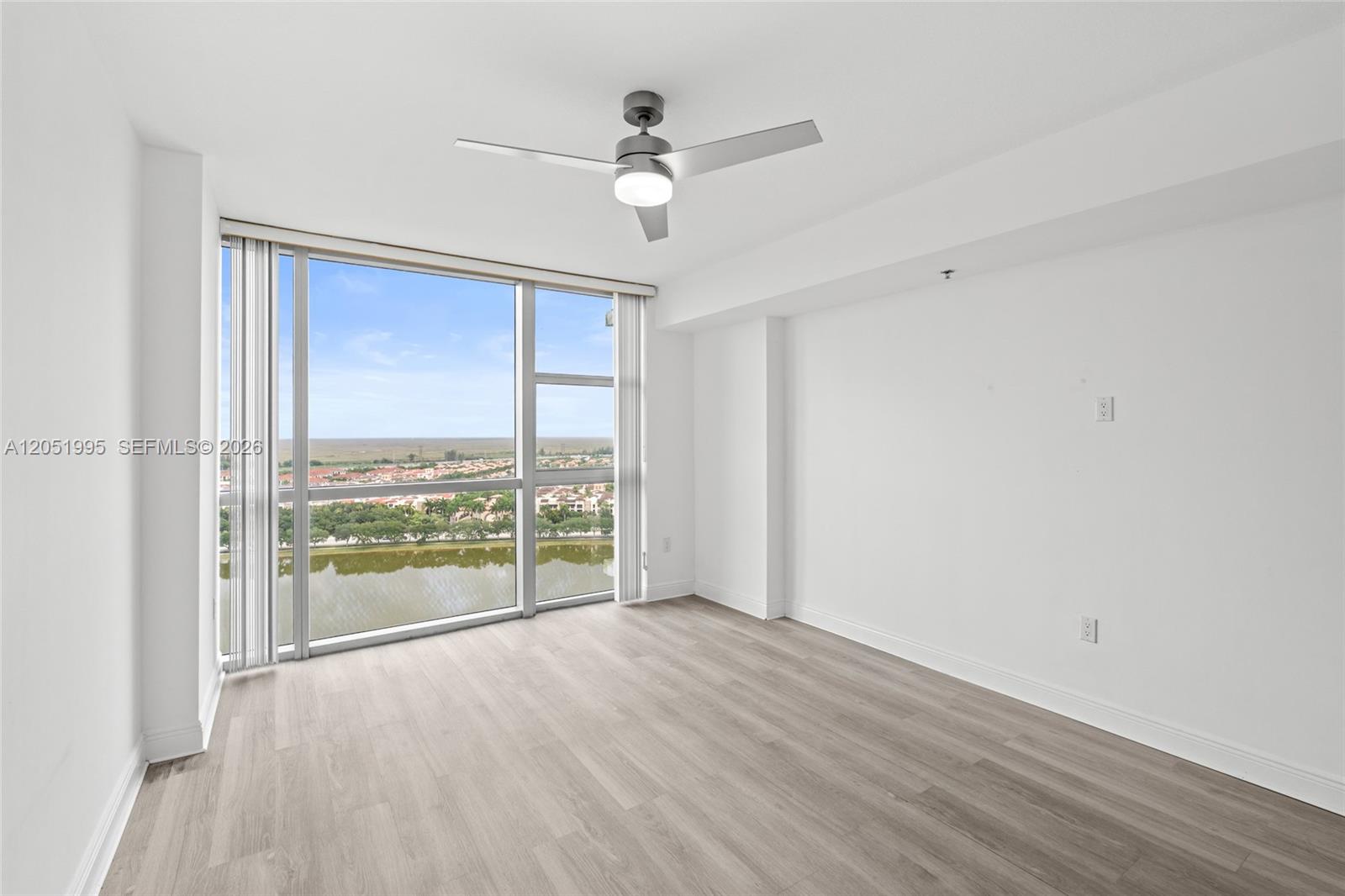 2681 N Flamingo Road 2205s Property Photo 16