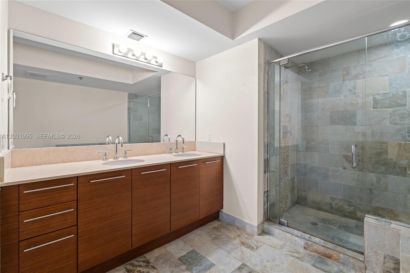 2681 N Flamingo Road 2205s Property Photo 19