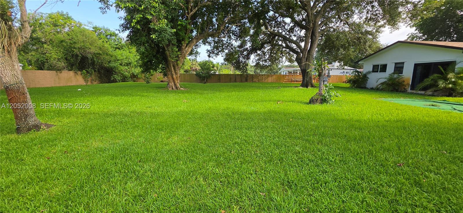 A12052008 Property Photo 11