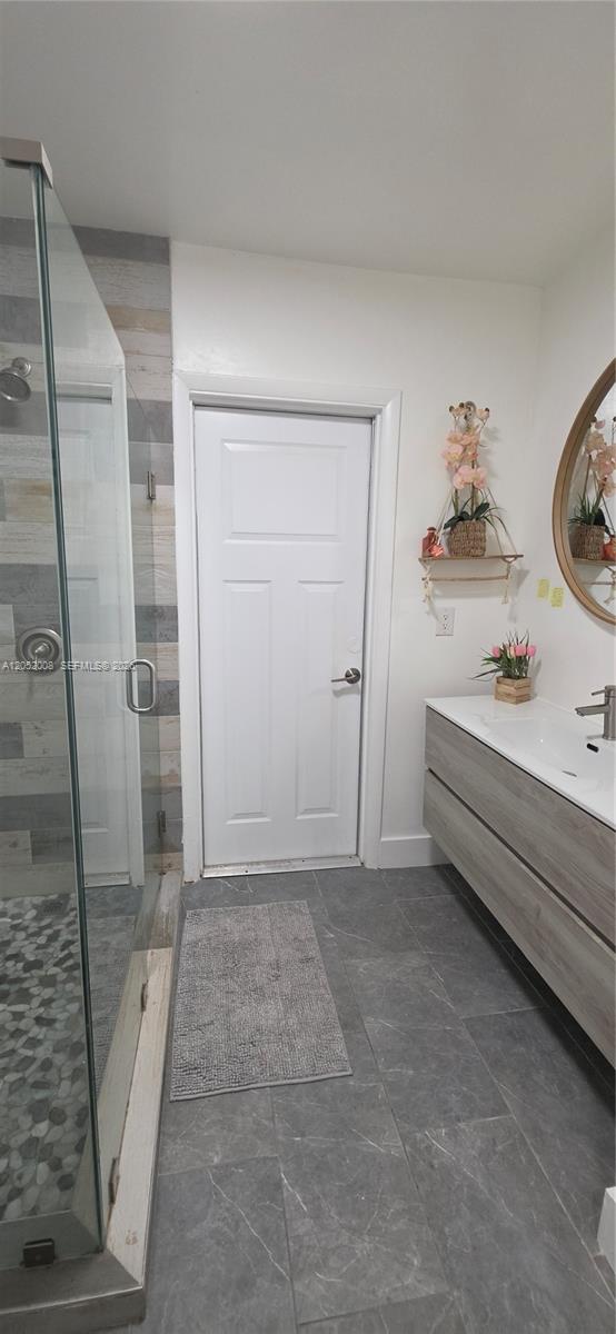 A12052008 Property Photo 32