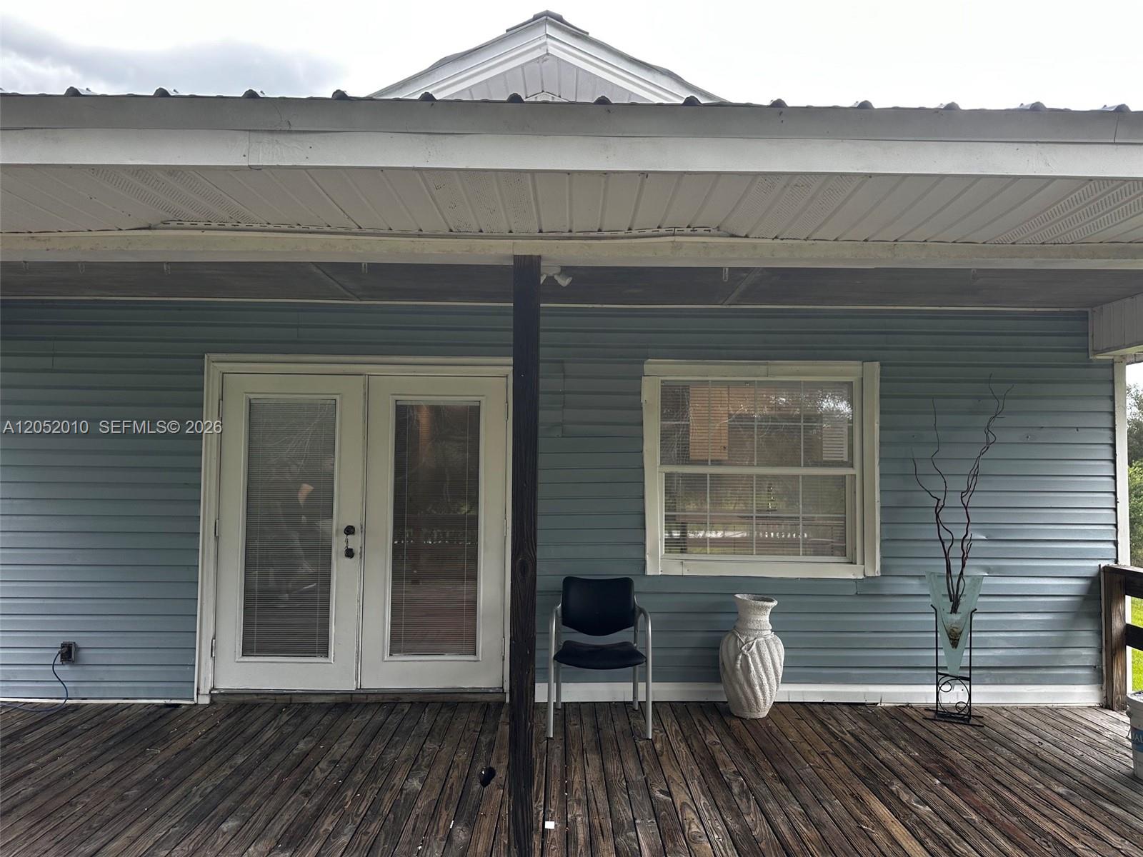 450 N Isora Property Photo 1