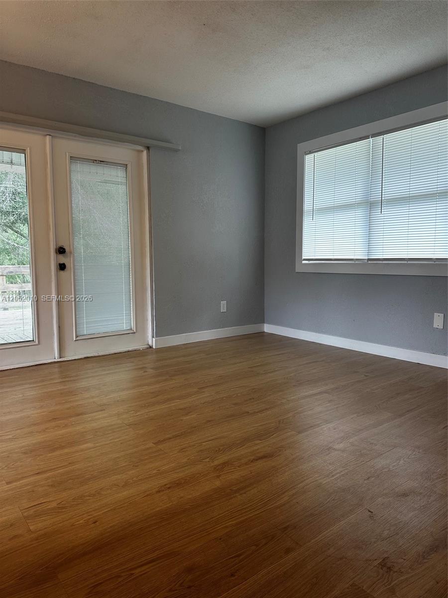 450 N Isora Property Photo 2
