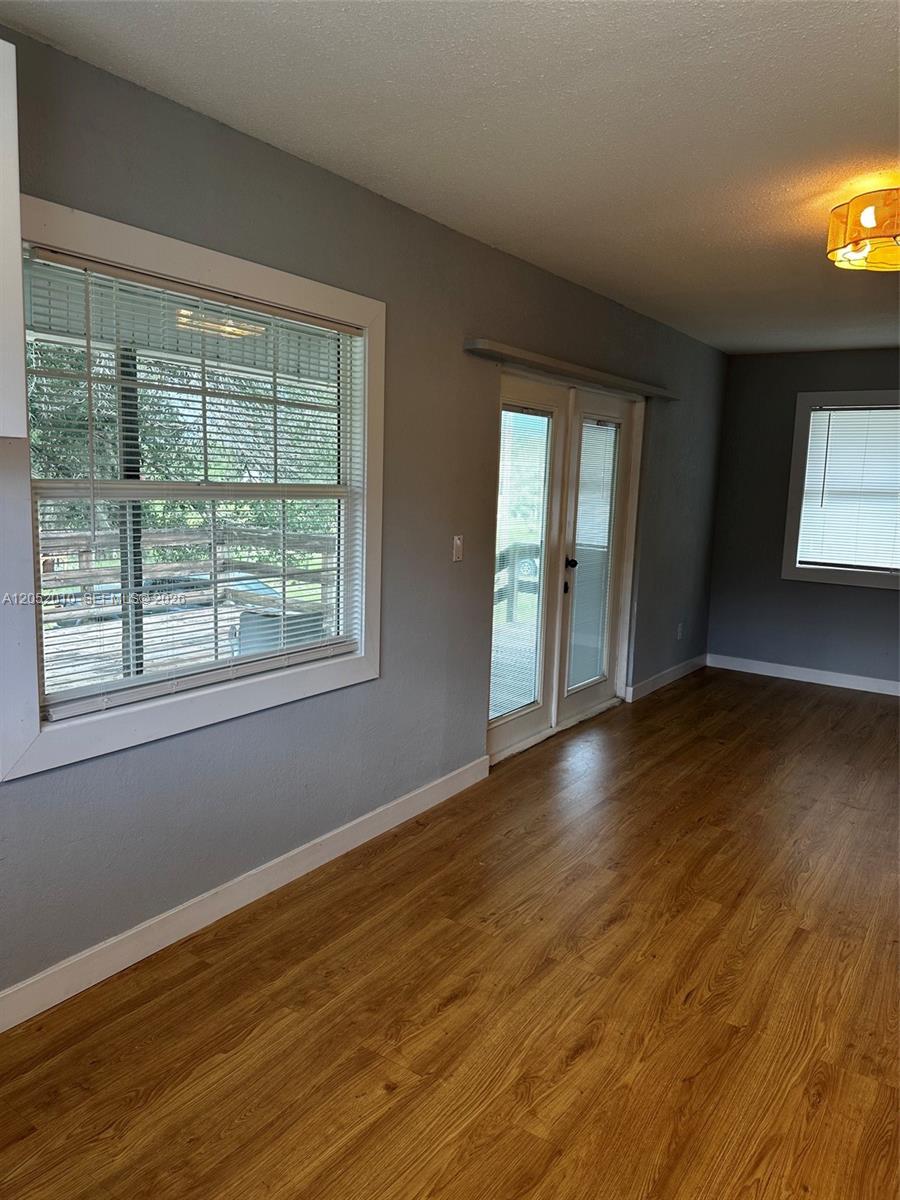 450 N Isora Property Photo 6