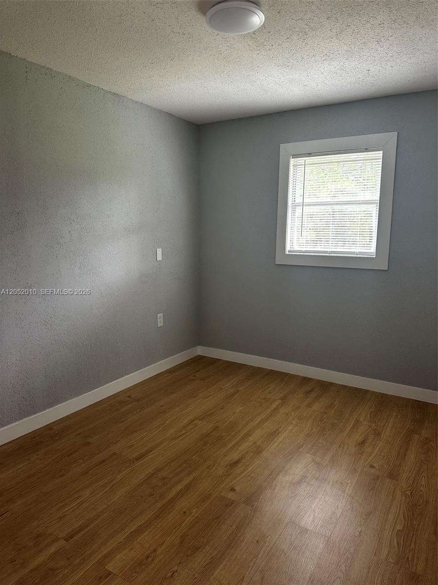 450 N Isora Property Photo 9