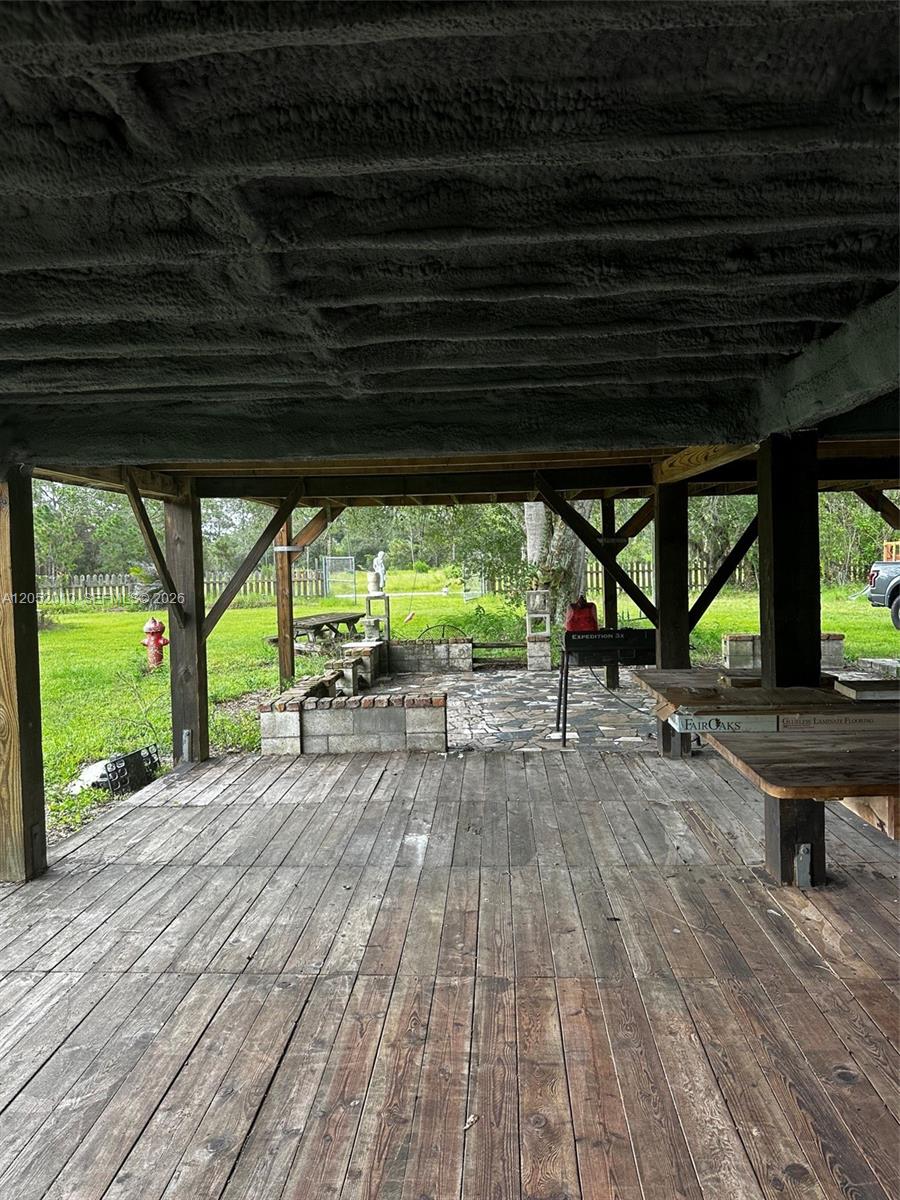 450 N Isora Property Photo 32