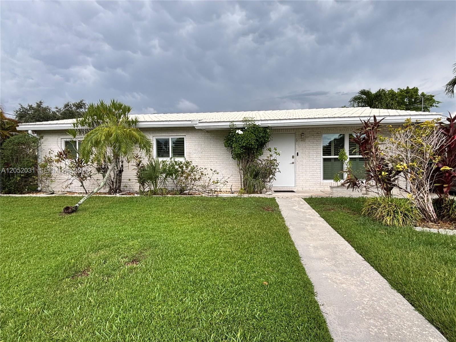 19120 Bel Aire Drive Property Photo 1