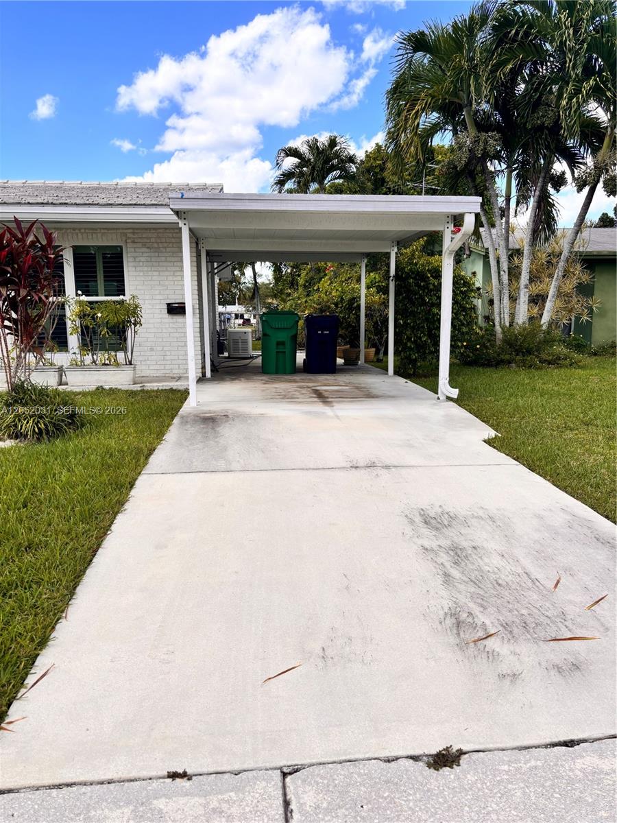 19120 Bel Aire Drive Property Photo 2
