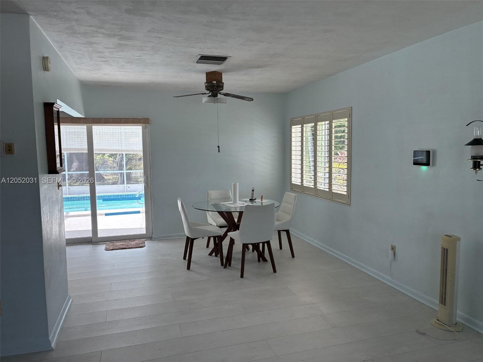 19120 Bel Aire Drive Property Photo 3