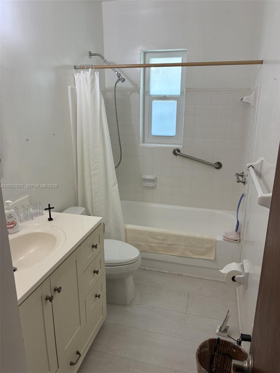 19120 Bel Aire Drive Property Photo 7