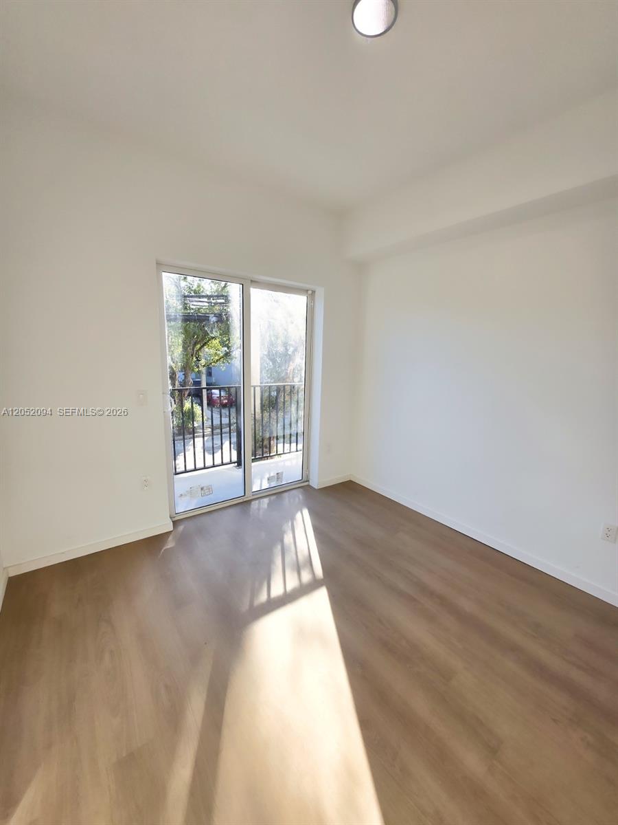 8106 Ne 1st Avenue 15 Property Photo 3