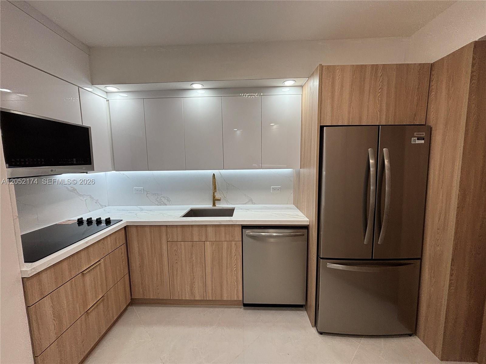 999 Brickell Bay Drive 1904 Property Photo 1