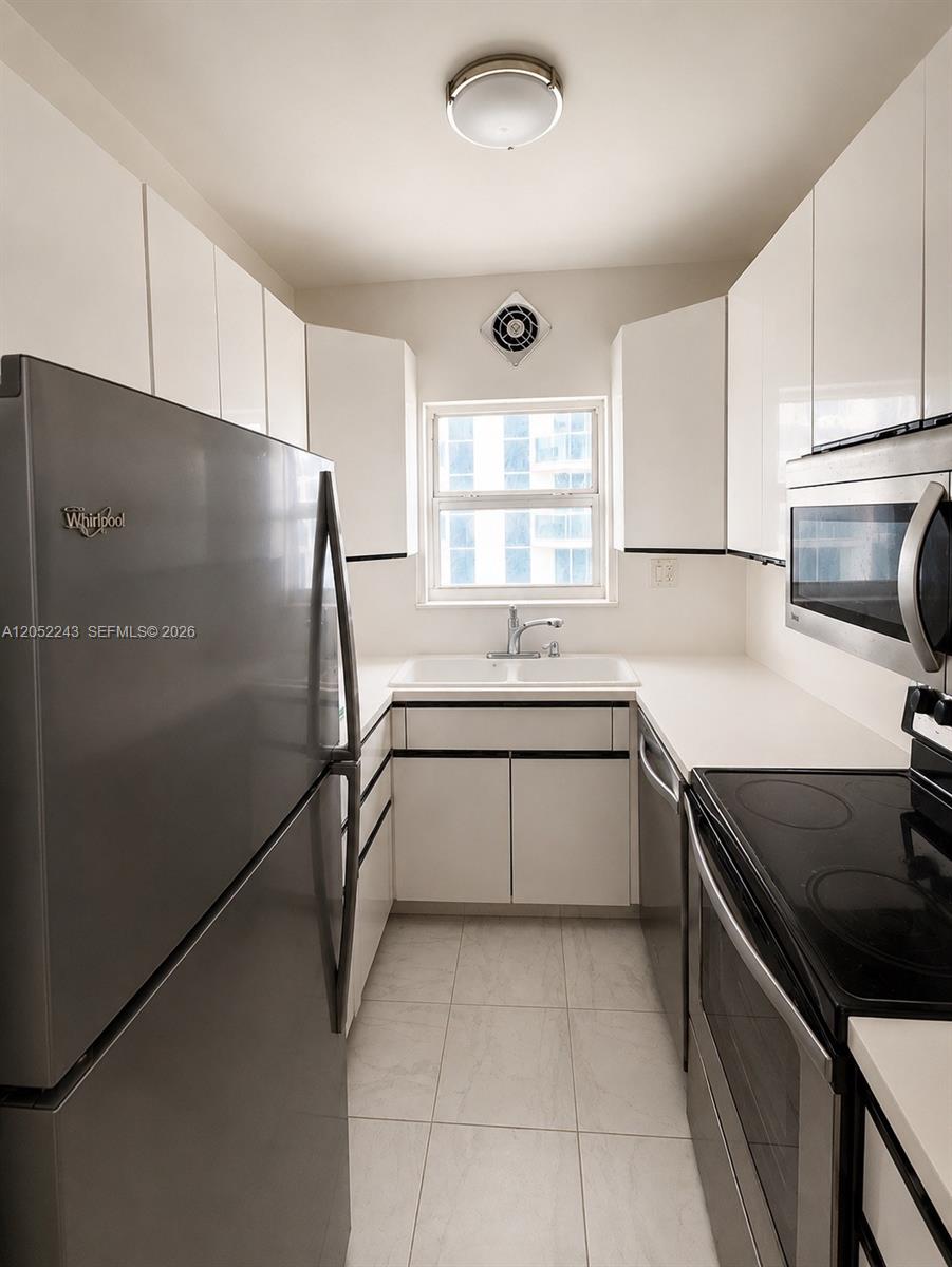 4747 Collins Avenue 708 Property Photo 4